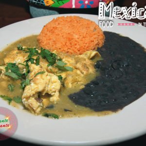 HUEVOS CON SALSA VERDE O ROJA